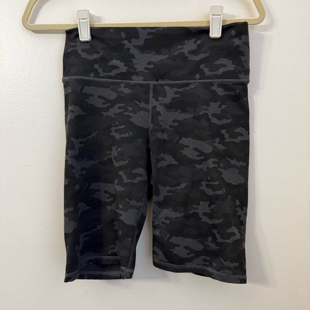 Fabletics Brand Green Black Grey Camo Bike Shorts Size Medium